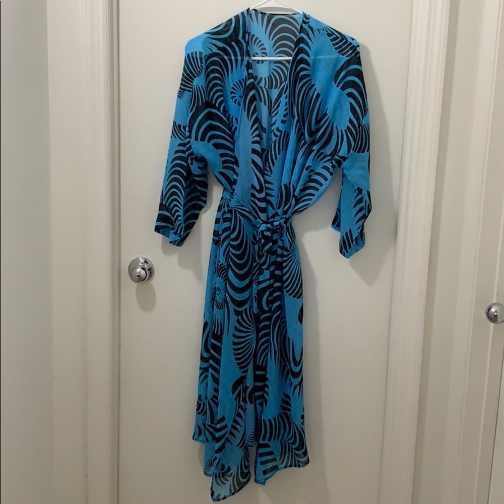 blue multipurpose cape